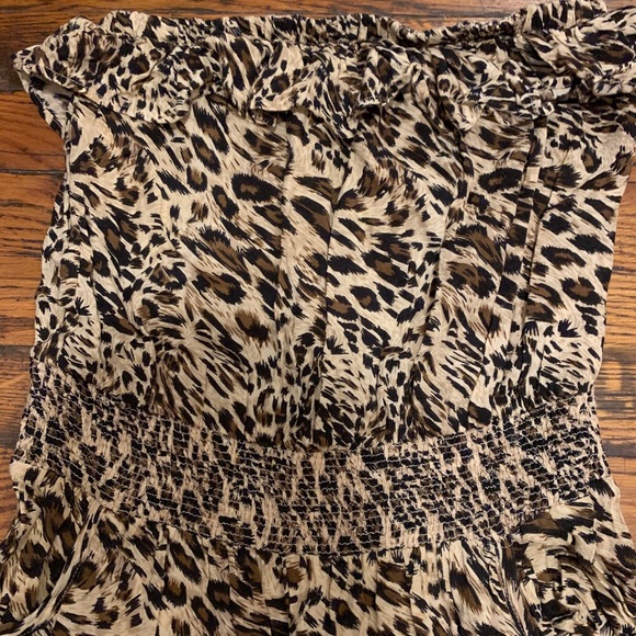 Animal print jumpsuit no straps. 3 1/4 leg - Picture 2 of 3